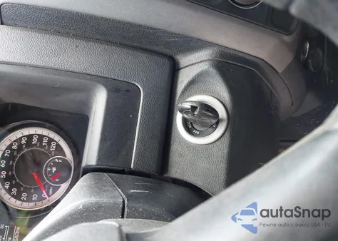 2017 Ram 1500 Express 4X2 6'4 Box z USA, uszkodzony, nr VIN 1C6RR6FT9HS610021